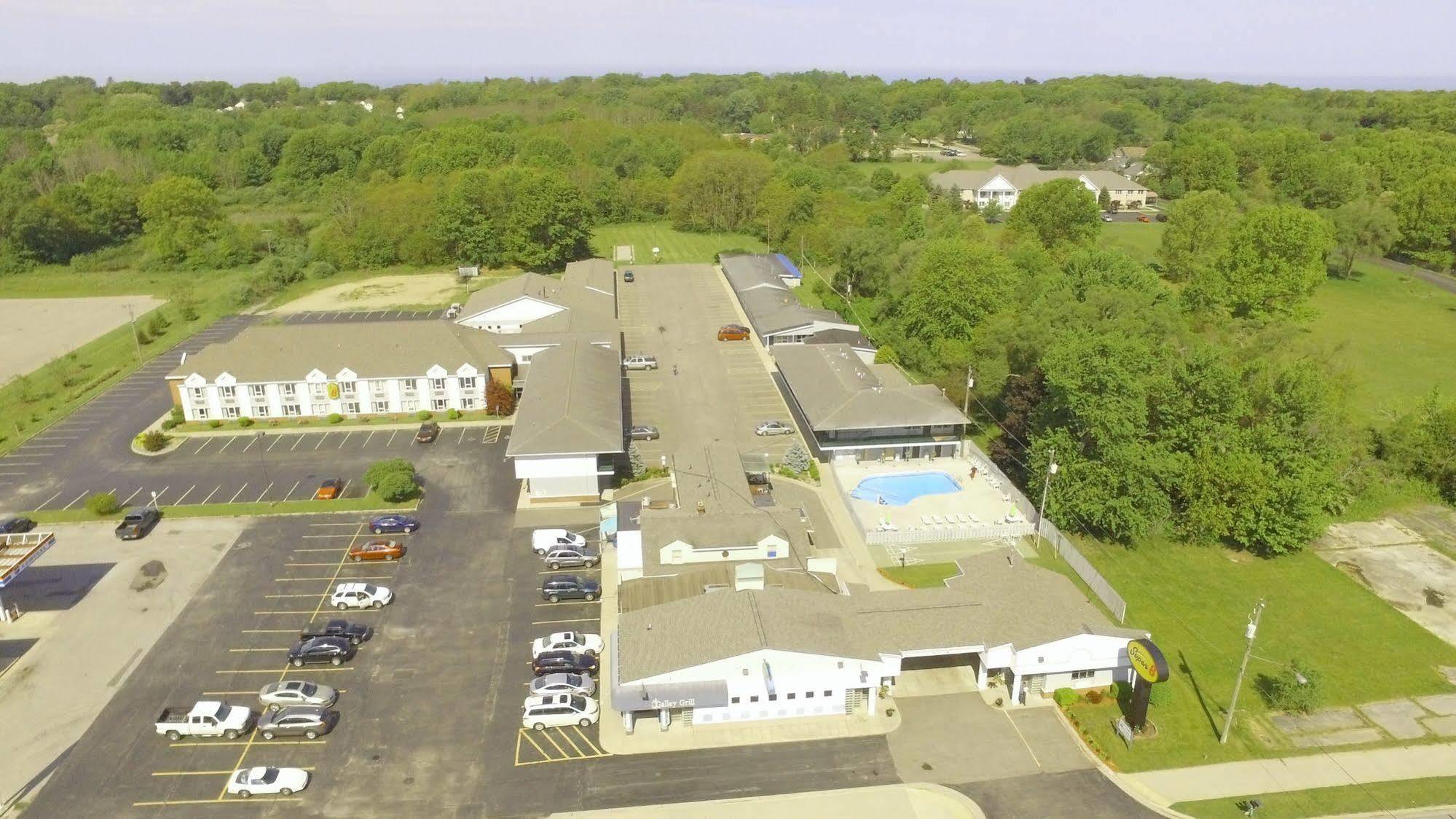 Super 8 By Wyndham Stevensville St Joseph Exterior photo